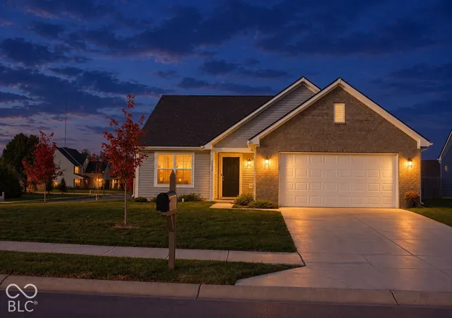 Photo 1 of Single family home for sale at 1098 Supernova Dr, Franklin, IN 46131 | MLS# 22133942 | Listing updated on 2026-10-29