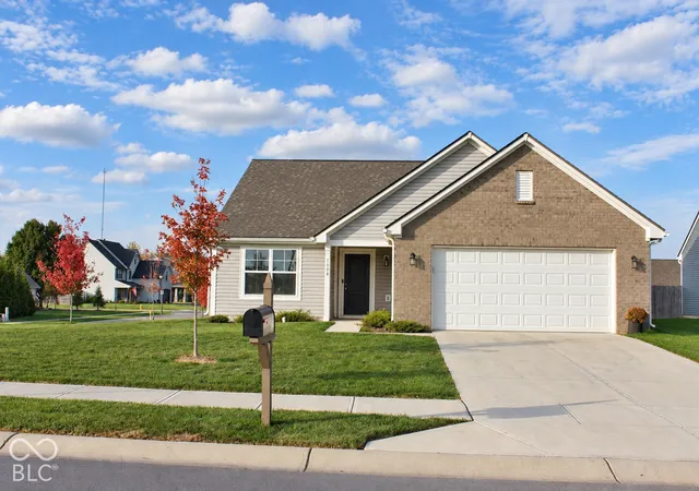 Photo 2 of Single family home for sale at 1098 Supernova Dr, Franklin, IN 46131 | MLS# 22133942 | Listing updated on 2026-10-29