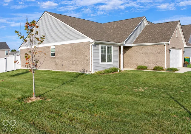 Photo 3 of Single family home for sale at 1098 Supernova Dr, Franklin, IN 46131 | MLS# 22133942 | Listing updated on 2026-10-29