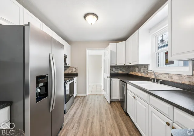Photo 3 of Single family home for sale at 940 E Broadway St, Danville, IN 46122 | MLS# 22133959 | Listing updated on 2026-10-29