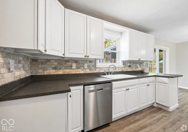 Photo 4 of Single family home for sale at 940 E Broadway St, Danville, IN 46122 | MLS# 22133959 | Listing updated on 2026-10-29