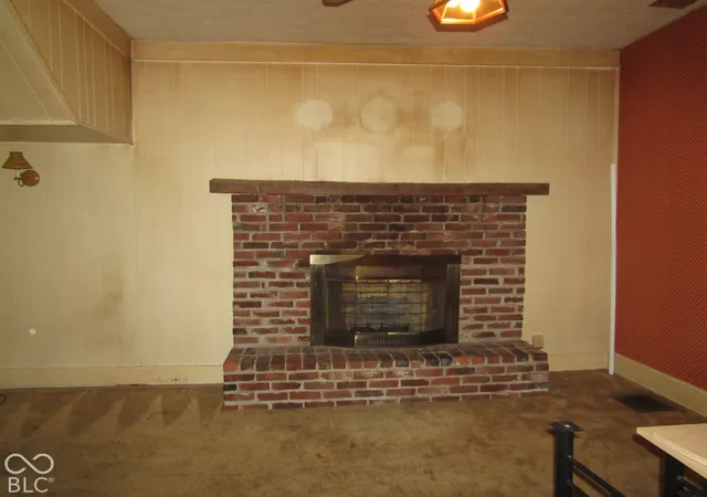 Photo 3 of Single family home for sale at 711 Sloan St, Crawfordsville, IN 47933 | MLS# 22133969 | Listing updated on 2026-10-29