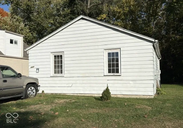Photo 1 of Single family home for sale at 2422 Hendricks St, Anderson, IN 46016 | MLS# 22133974 | Listing updated on 2026-10-29