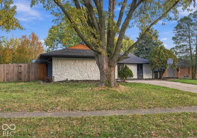Photo 2 of Single family home for sale at 8236 Orchid Ln, Indianapolis, IN 46219 | MLS# 22133977 | Listing updated on 2026-10-29