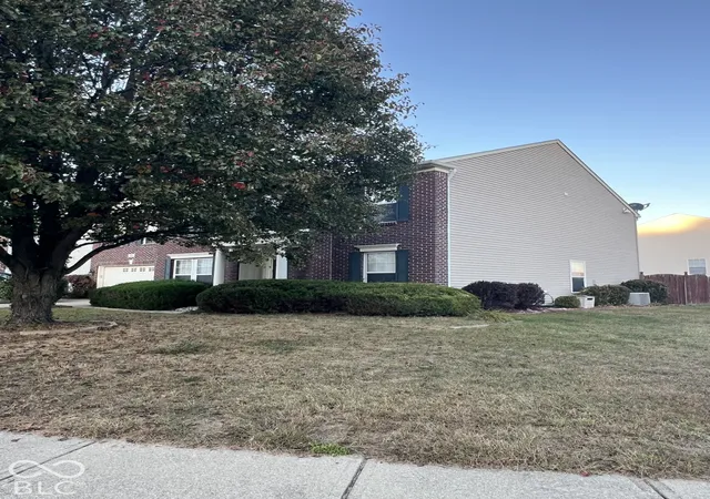 Photo 2 of Single family home for sale at 1829 Fortner Dr, Indianapolis, IN 46231 | MLS# 22133985 | Listing updated on 2026-10-29