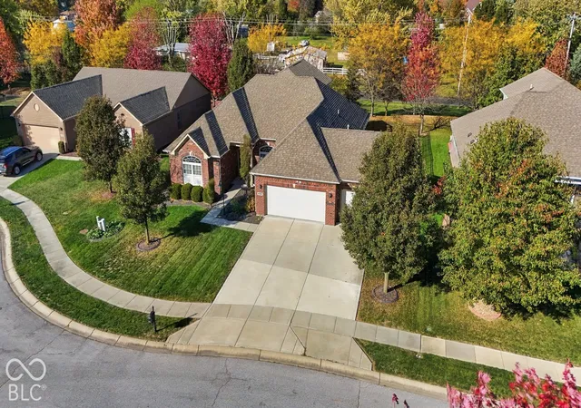 Photo 4 of Single family home for sale at 4734 Shady Ridge Row, Greenwood, IN 46143 | MLS# 22133987 | Listing updated on 2026-10-30
