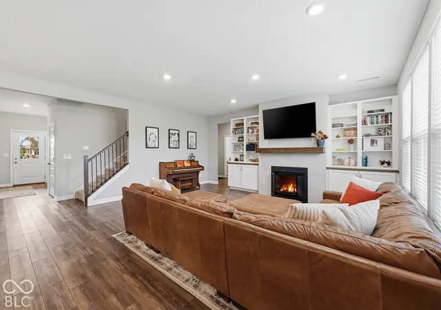 Photo 4 of Single family home for sale at 958 Talbert Rd, Greenwood, IN 46143 | MLS# 22133994 | Listing updated on 2026-10-30
