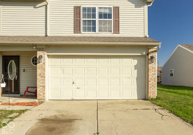 Photo 2 of Single family home for sale at 1820 Carol Lynn Dr, Kokomo, IN 46901 | MLS# 22134013 | Listing updated on 2026-10-30