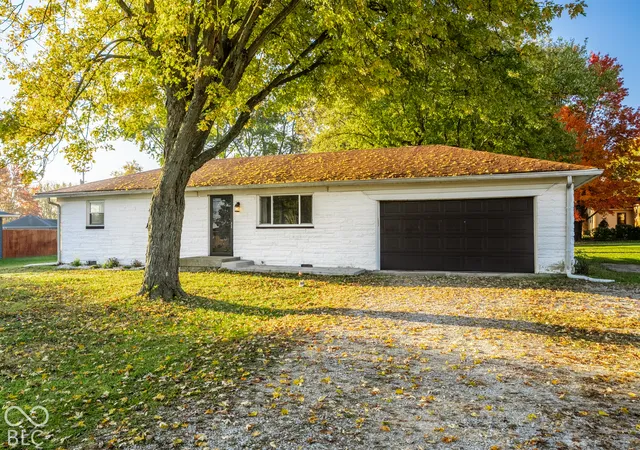 Photo 2 of Single family home for sale at 5557 W US Hwy 52, New Palestine, IN 46163 | MLS# 22134016 | Listing updated on 2026-10-29