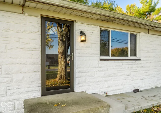 Photo 3 of Single family home for sale at 5557 W US Hwy 52, New Palestine, IN 46163 | MLS# 22134016 | Listing updated on 2026-10-29