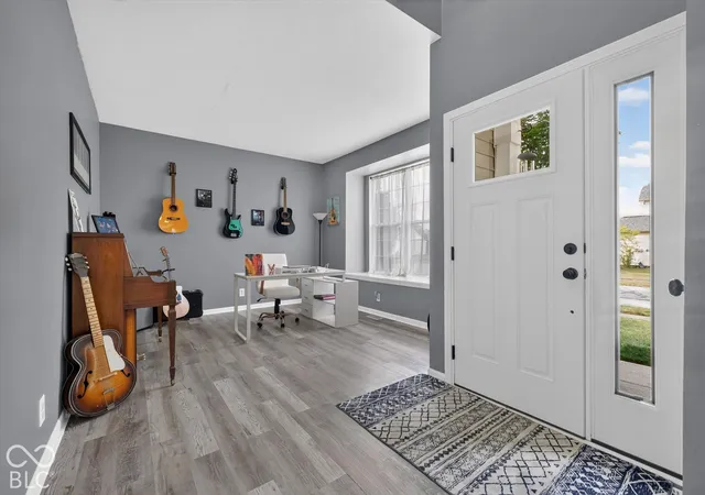 Photo 3 of Single family home for sale at 585 Downing Dr, Greenwood, IN 46143 | MLS# 22134034 | Listing updated on 2026-10-30