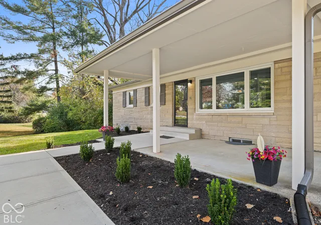 Photo 2 of Single family home for sale at 3235 E Loretta Dr, Indianapolis, IN 46227 | MLS# 22134049 | Listing updated on 2026-10-31