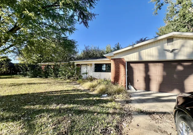 Photo 1 of Single family home for sale at 6314 E Highland Ct, Columbus, IN 47203 | MLS# 22134071 | Listing updated on 2026-10-29