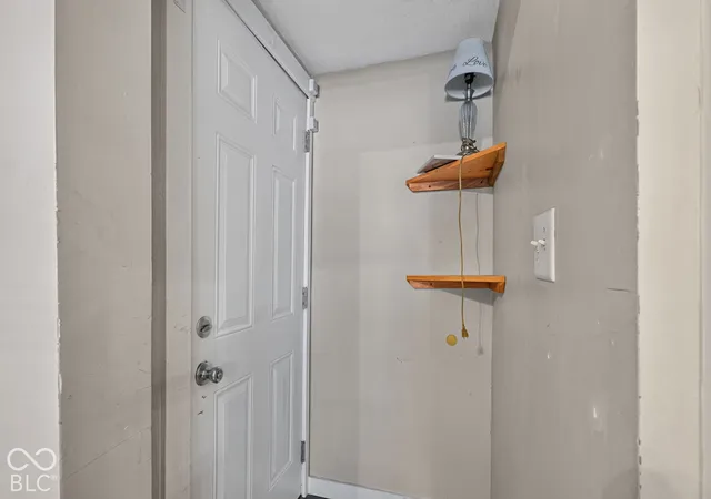 Photo 4 of Single family home for sale at 611 Center St, Shelbyville, IN 46176 | MLS# 22134079 | Listing updated on 2026-10-29