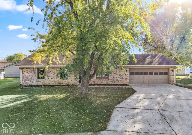Photo 4 of Single family home for sale at 46 Oakden Ct, Whiteland, IN 46184 | MLS# 22134099 | Listing updated on 2026-10-30