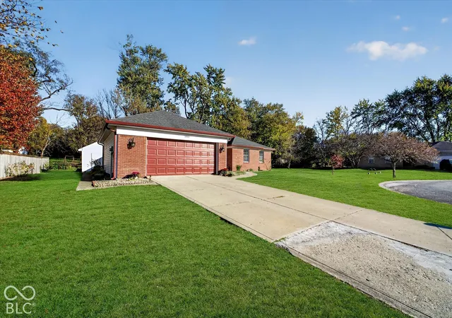 Photo 2 of Single family home for sale at 5043 Harway Ct, Indianapolis, IN 46227 | MLS# 22134114 | Listing updated on 2026-10-29