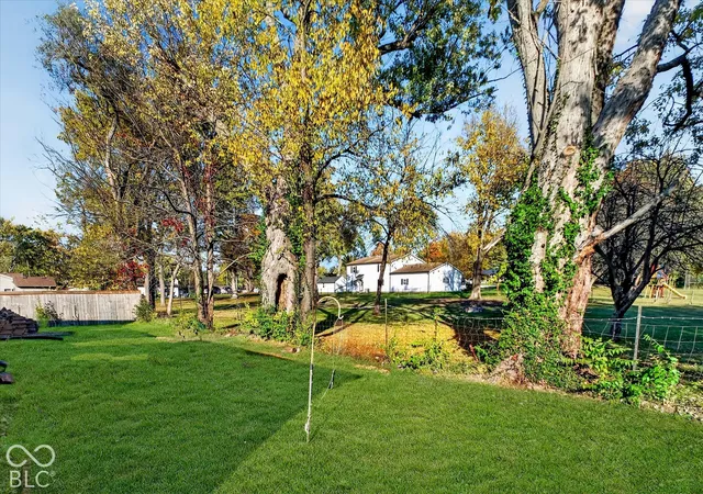 Photo 3 of Single family home for sale at 5043 Harway Ct, Indianapolis, IN 46227 | MLS# 22134114 | Listing updated on 2026-10-29