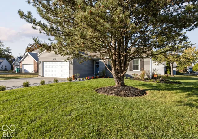 Photo 1 of Single family home for sale at 6752 Coatbridge Cir, Indianapolis, IN 46254 | MLS# 22134121 | Listing updated on 2026-10-30