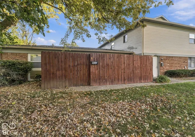 Photo 2 of Condo for sale at 4454 Four Seasons Cir, Indianapolis, IN 46226 | MLS# 22134122 | Listing updated on 2026-10-30