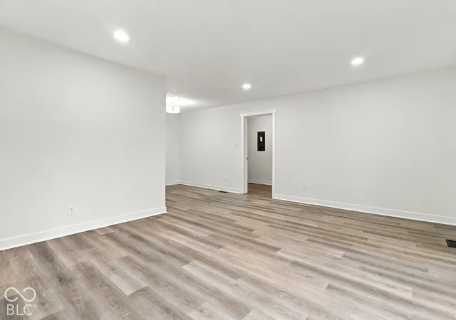 Photo 3 of Condo for sale at 4454 Four Seasons Cir, Indianapolis, IN 46226 | MLS# 22134122 | Listing updated on 2026-10-30