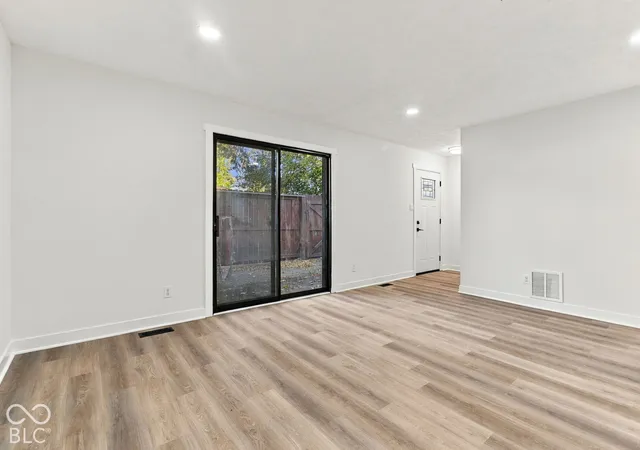 Photo 4 of Condo for sale at 4454 Four Seasons Cir, Indianapolis, IN 46226 | MLS# 22134122 | Listing updated on 2026-10-30