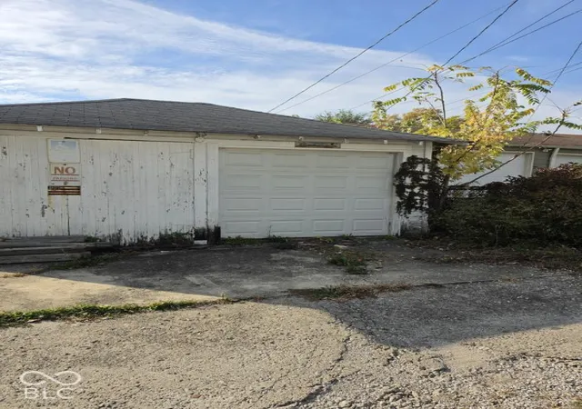 Photo 2 of Single family home for sale at 525 N Riley Ave, Indianapolis, IN 46201 | MLS# 22134130 | Listing updated on 2026-10-29