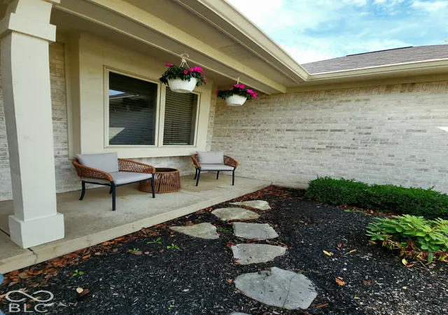 Photo 3 of Single family home for sale at 2673 Waldon Ct, Greenwood, IN 46143 | MLS# 22134145 | Listing updated on 2026-10-30