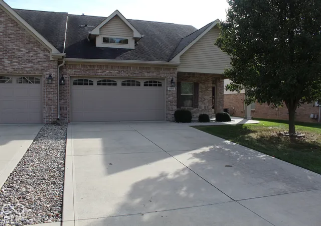 Photo 1 of Single family home for sale at 5561 Lipizzan Ln, Plainfield, IN 46168 | MLS# 22134159 | Listing updated on 2026-10-29
