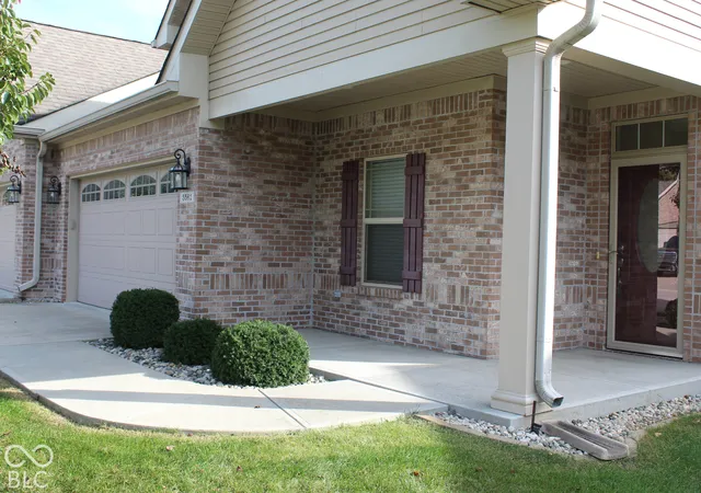 Photo 3 of Single family home for sale at 5561 Lipizzan Ln, Plainfield, IN 46168 | MLS# 22134159 | Listing updated on 2026-10-29