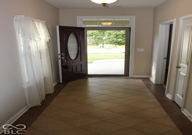 Photo 4 of Single family home for sale at 5561 Lipizzan Ln, Plainfield, IN 46168 | MLS# 22134159 | Listing updated on 2026-10-29