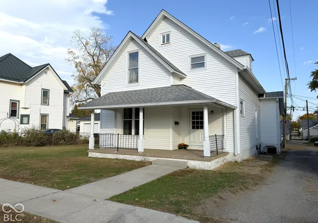 Single family home for sale at 208 Morgan St, Crawfordsville, IN 47933 | MLS# 22134321