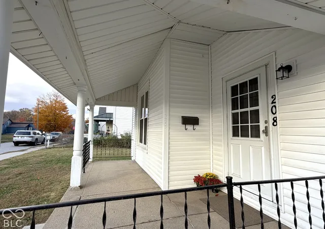 Photo 2 of Single family home for sale at 208 Morgan St, Crawfordsville, IN 47933 | MLS# 22134321 | Listing updated on 2026-10-30