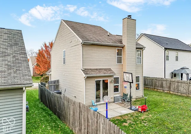 Photo 2 of Single family home for sale at 11461 High Grass Dr, Indianapolis, IN 46235 | MLS# 22134368 | Listing updated on 2026-10-31