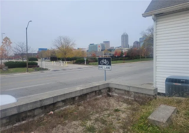 3rd image of 525 S East St, Indianapolis, IN 46225 | MLS# 21824940