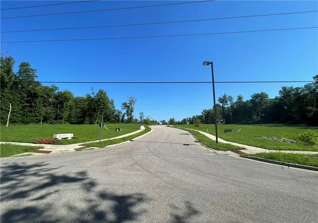 2nd image of 1817 Tipton Pointe Ct, Columbus, IN 47201 | MLS# 21876999