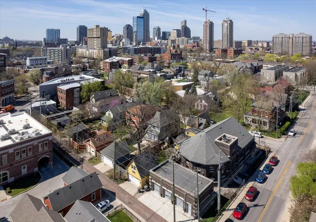 Photo 4 of Condo for sale at 749 N Park Ave #A, Indianapolis, IN 46202 | MLS# 21891883 | Listing updated on 2026-09-24