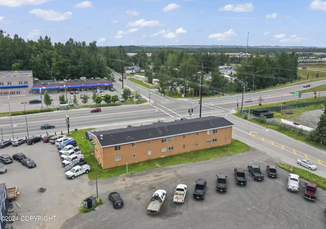 3rd image of 111 Muldoon Rd, Anchorage, AK 99504 | MLS# 24-500