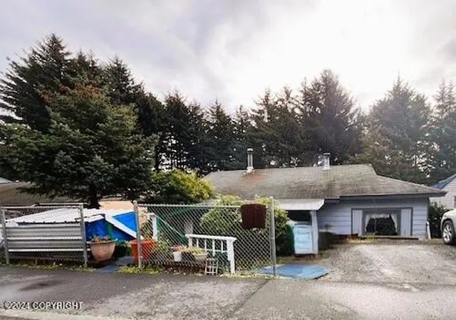 Homes for sale in Kodiak, AK | 716 Thorsheim St, Kodiak, AK 99615 | MLS# 24-12348