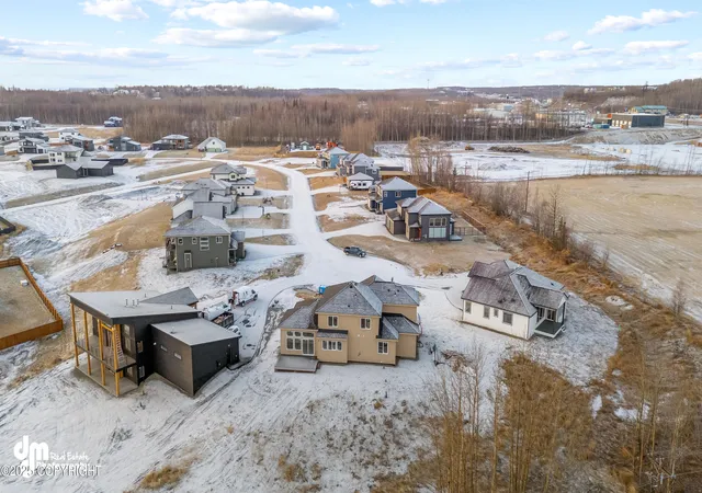 5th image of 2001 S Sanctuary Dr, Palmer, AK 99645 | MLS# 25-499