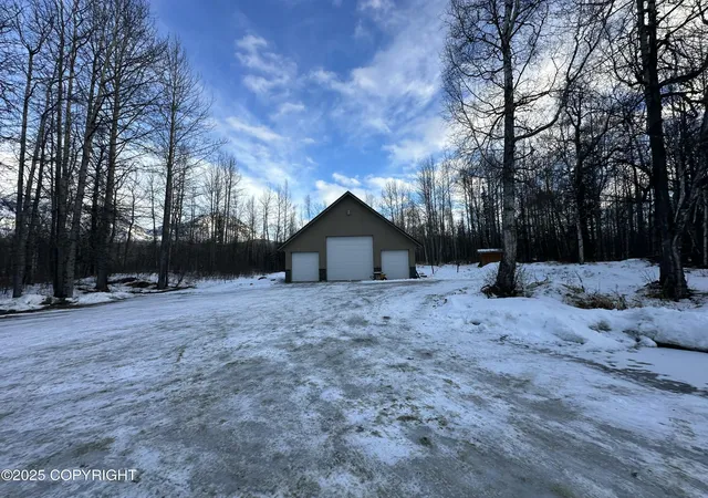 2nd image of 11855 N Wright Way, Sutton, AK 99674 | MLS# 25-2010