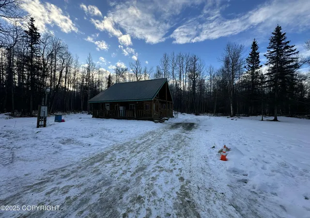 4th image of 11855 N Wright Way, Sutton, AK 99674 | MLS# 25-2010
