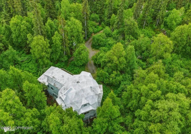4th image of 17011 Golden View Dr, Anchorage, AK 99516 | MLS# 26-7605