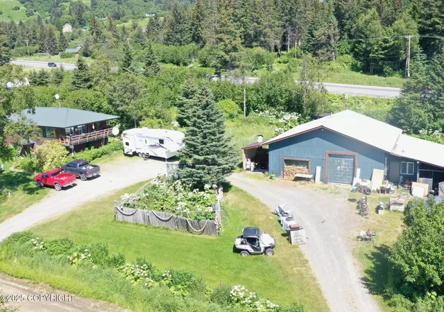 Photo 3 of Single family home for sale at 1552 Saltwater Dr, Homer, AK 99603 | MLS# 25-10129 | Listing updated on 2026-07-28