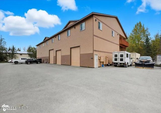 Photo 4 of House for sale at 3253 W Coghlan Cir, Wasilla, AK 99623 | MLS# 25-12171 | Listing updated on 2026-08-27