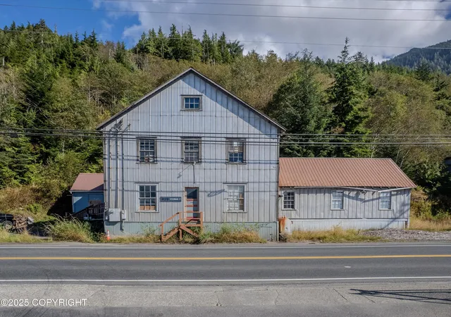 5th image of 929 Stedman St, Ketchikan, AK 99901 | MLS# 25-11961