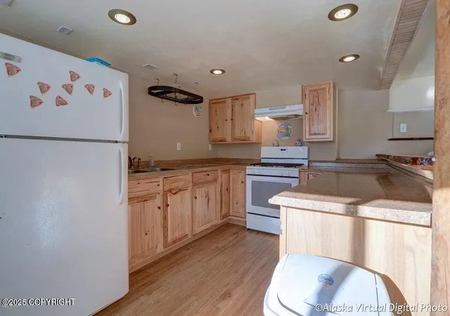 4th image of 4600 De Armoun Rd Rd, Anchorage, AK 99516 | MLS# 25-12943