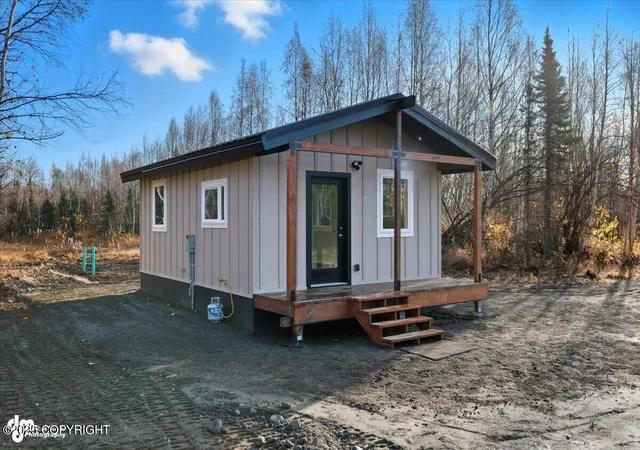 Photo 3 of Sale Pending at 16395 E Kashwitna Rd, Talkeetna, AK 99676 | MLS# 25-13155 | Listing updated on 2026-08-27