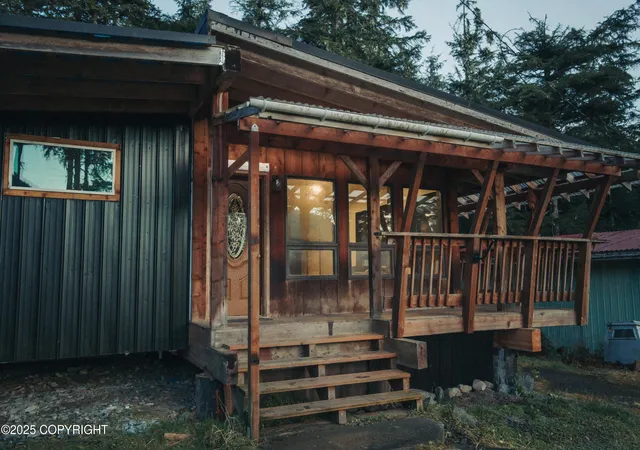3rd image of 725 D Mitkof Hwy, Petersburg, AK 99833 | MLS# 25-14062