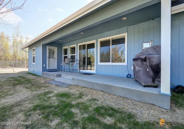4th image of 528 N Beaver Lake Rd, Big Lake, AK 99652 | MLS# 25-14152