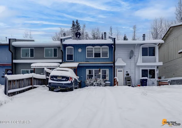 Photo 2 of Sale Pending at 1271 Elegante Ln, Anchorage, AK 99501 | MLS# 26-9268 | Listing updated on 2026-08-01